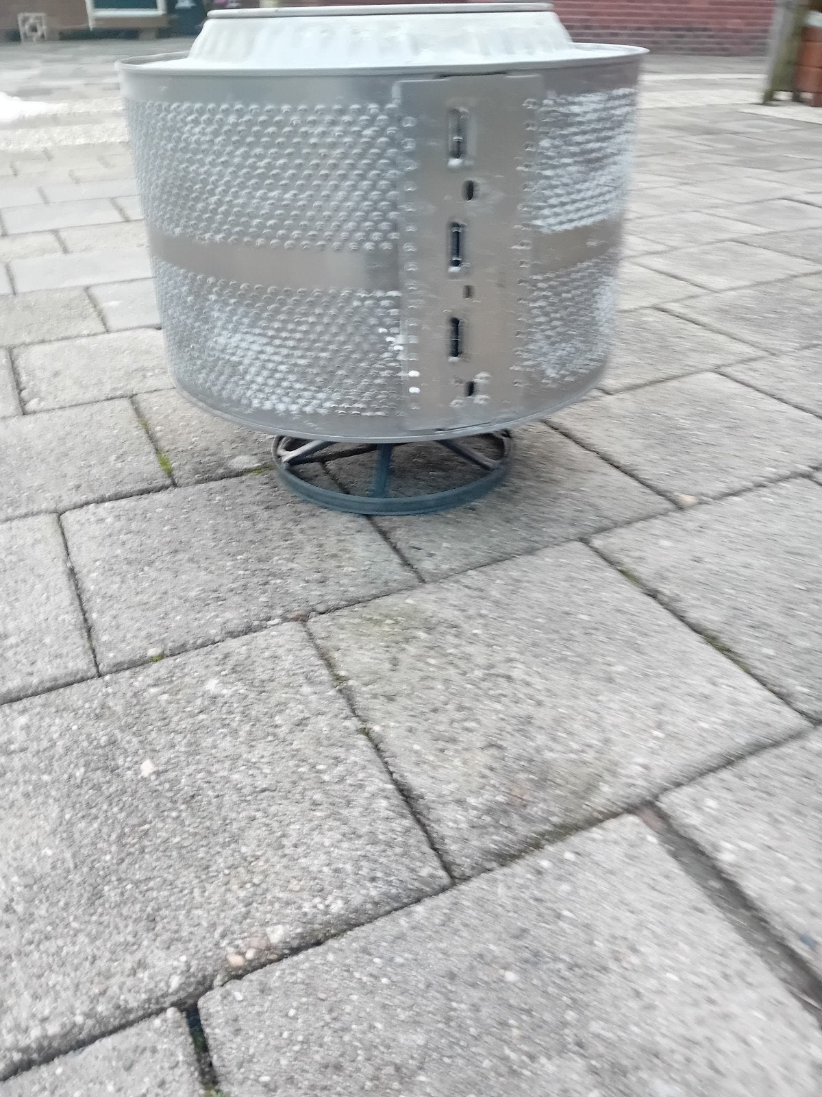 Aangeboden een vuurkorf, Ophalen