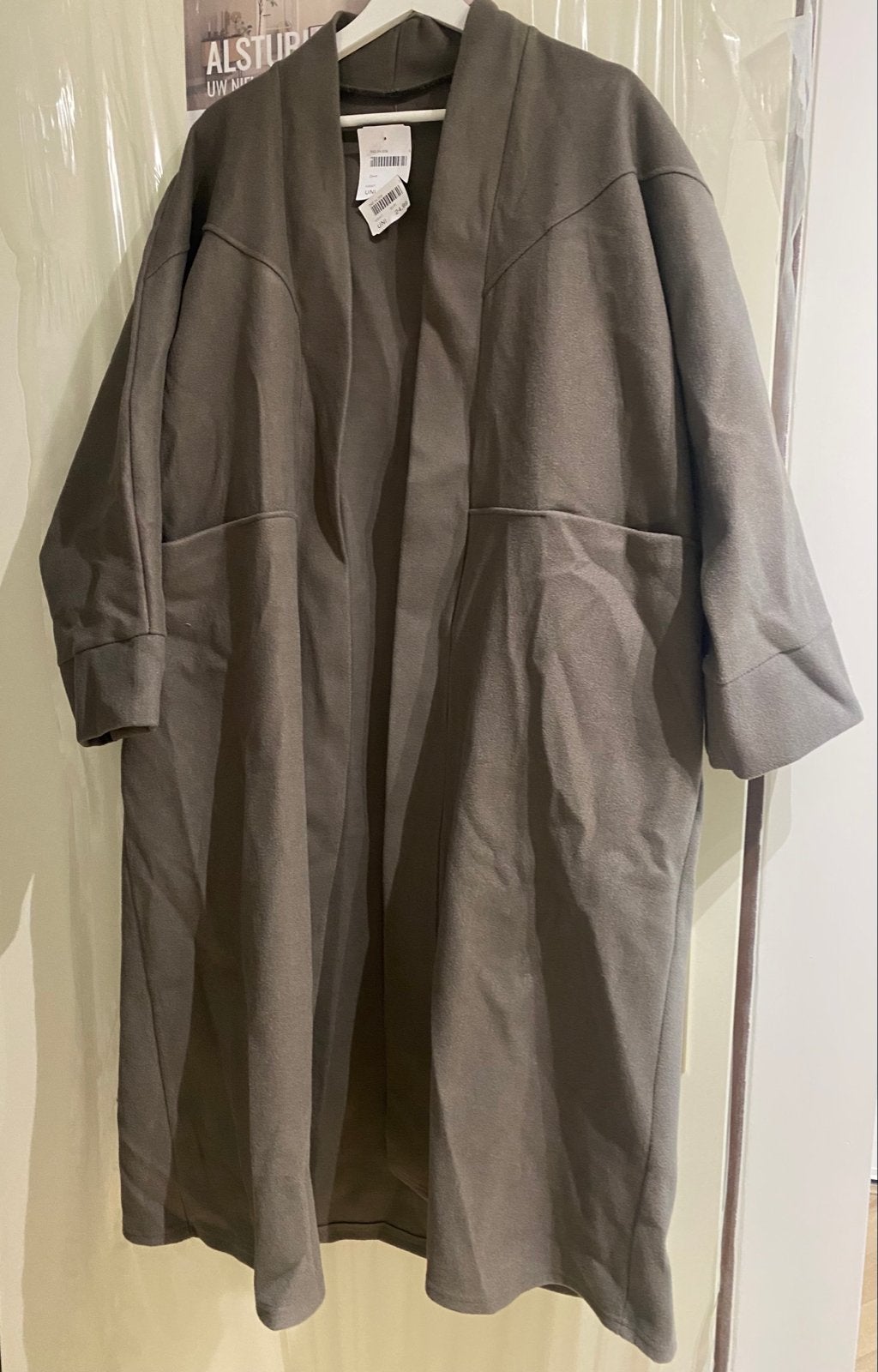Stijlvolle lange jas/vest Taupe in maat onesize, Kleding | Dames, Verzenden, Nieuw, Maat 46/48 (XL) of groter, Grijs