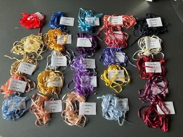Zijden linten YLI silk Ribbon 4mm 3 yards € 2,50, Ophalen of Verzenden, Nieuw, Handborduren, Borduurgaren of Zijde