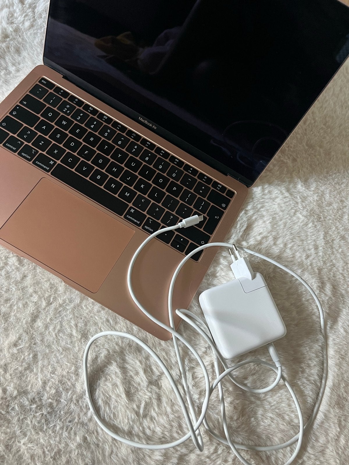 Foto 6 van Apple MacBook Air 2019 | 13.3" | i5 | 8GB | 256GB SSD | Rosé