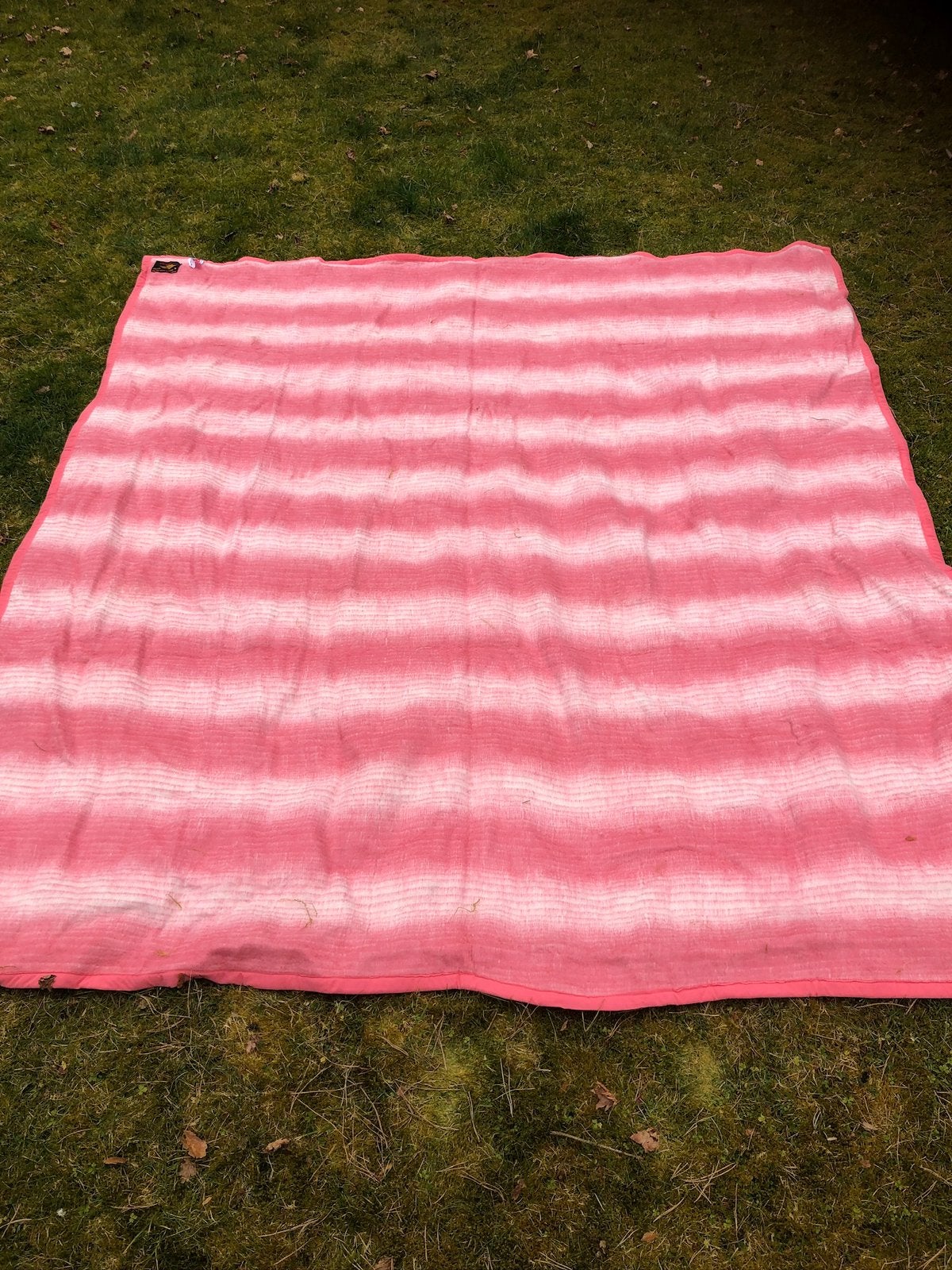 t.k.Avalon Belgium vintage deken 220x240cm, Huis en Inrichting, Ophalen of Verzenden, Gebruikt, Eenpersoons, Deken of Dekbed
