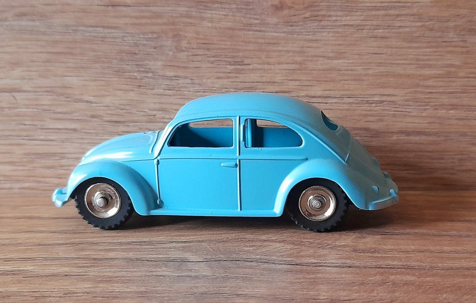 te Koop: Dinky Toys Volkswagen Kever - Blauw  1:43, Hobby en Vrije tijd, Ophalen of Verzenden, Zo goed als nieuw, Auto, Dinky Toys