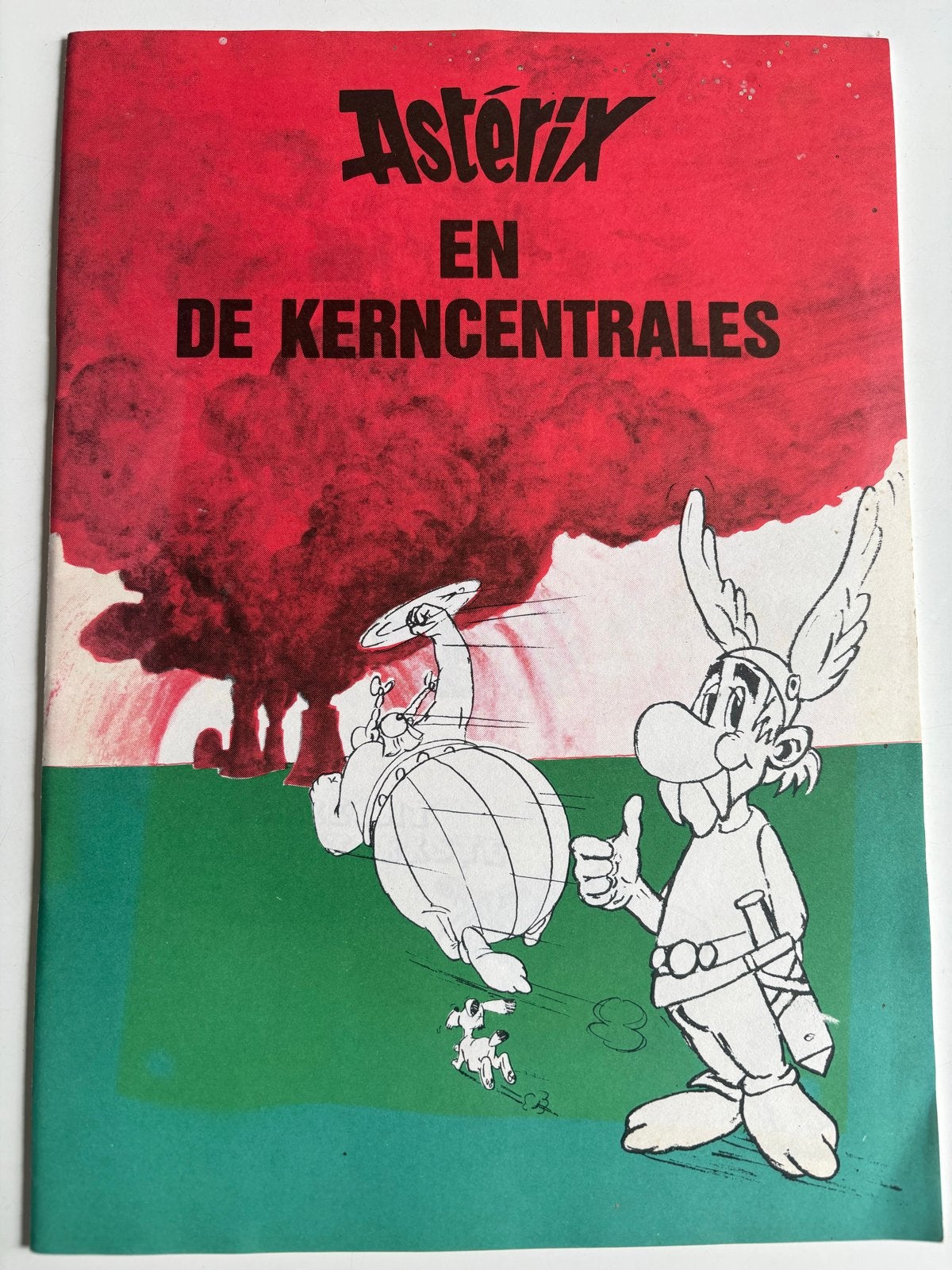Stripboek Asterix en de kerncentrales, Eén stripboek, Ophalen of Verzenden, Gelezen