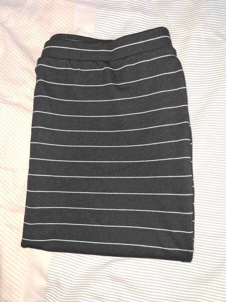 Zwarte gestreepte kokerrok maat M, Kleding | Dames, Rokken, Maat 38/40 (M), Zwart, Ophalen of Verzenden, Zo goed als nieuw