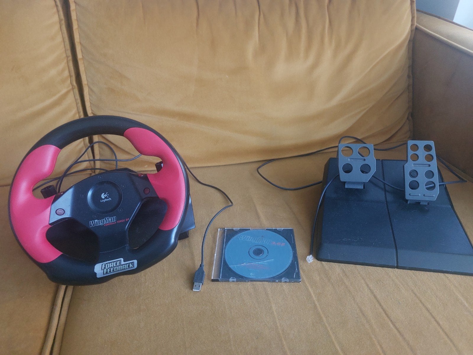 race stuur en gas pedalen logitech voor pc, Ophalen, Gebruikt
