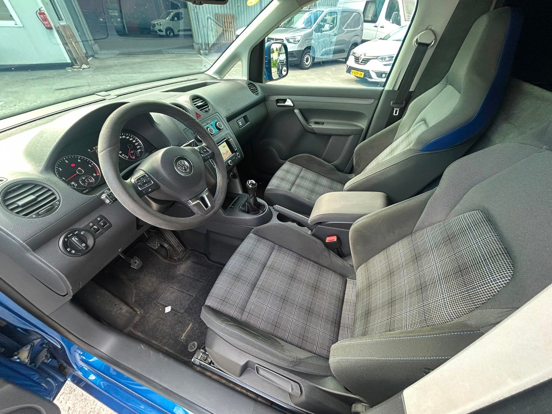 Volkswagen Caddy 1.6 tdi custom made, Auto's, Voorwielaandrijving, Gebruikt, 4 cilinders, 700 kg