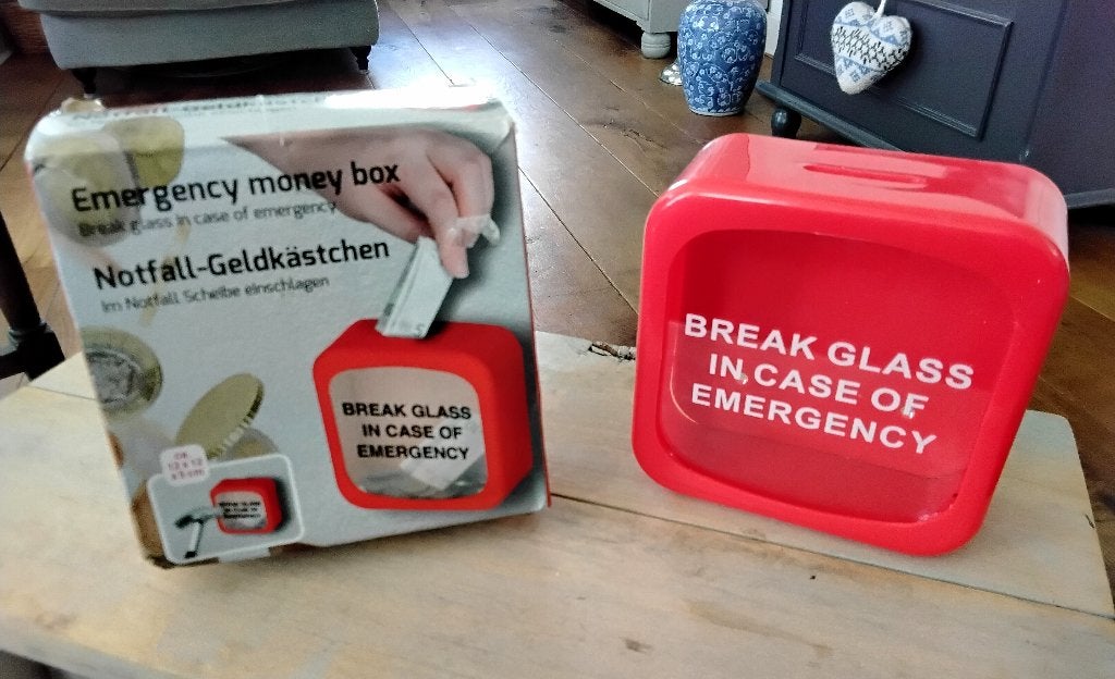 Spaarpot voor noodgevallen - nieuw, Ophalen of Verzenden, Nieuw, Kunststof, Overige thema's