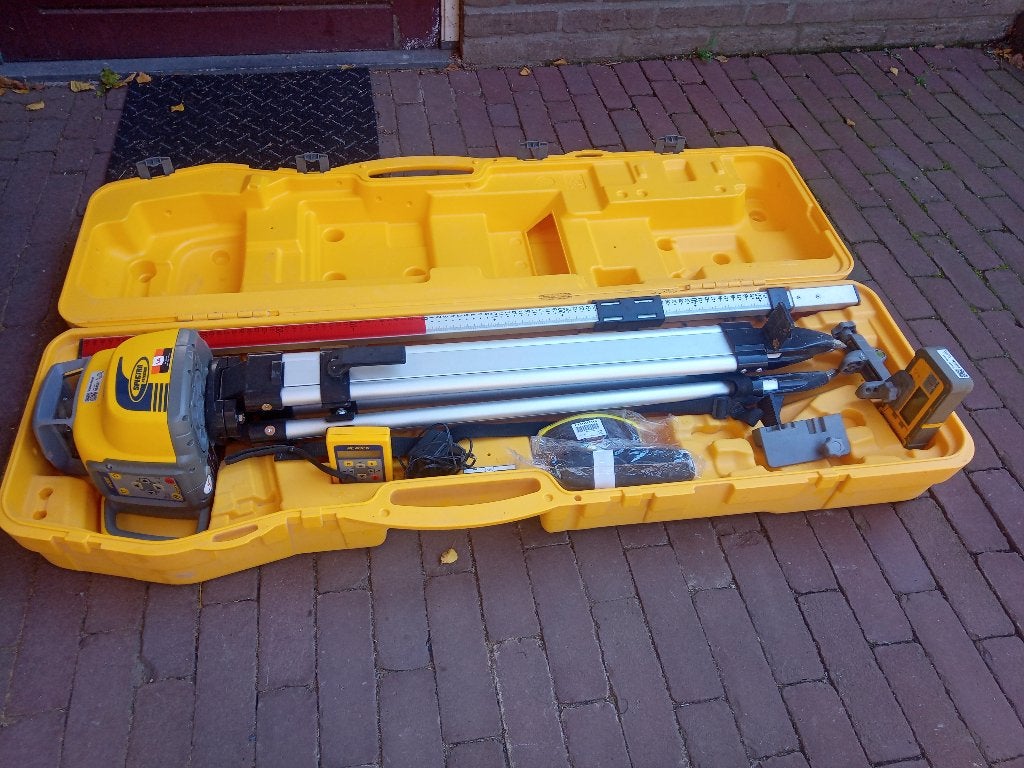 bouwlaser set Spectra Precision HV302 + HL760 + RC402 + gunc, Doe-het-zelf en Verbouw, Meetapparatuur, Ophalen of Verzenden, Zo goed als nieuw