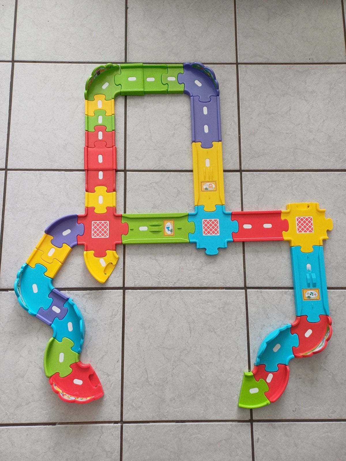 Vtech toet toet autobaan en auto's, Ophalen, Zo goed als nieuw, 2 tot 4 jaar