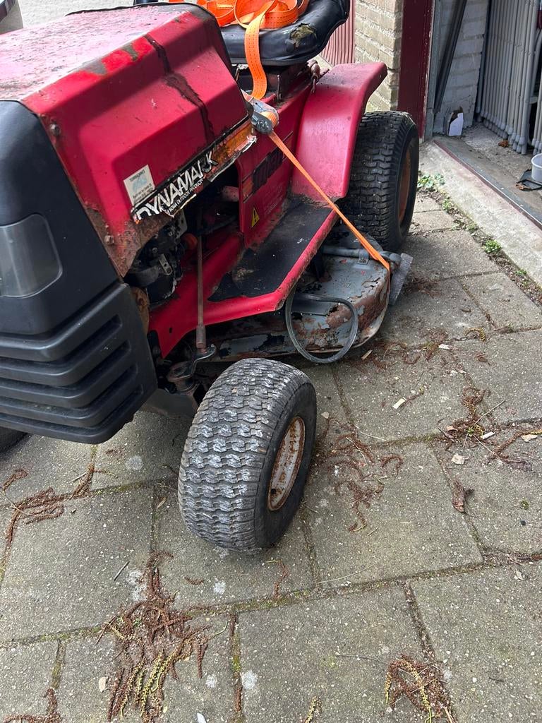 Oude gazontractor Dynamark, Ophalen, Gebruikt