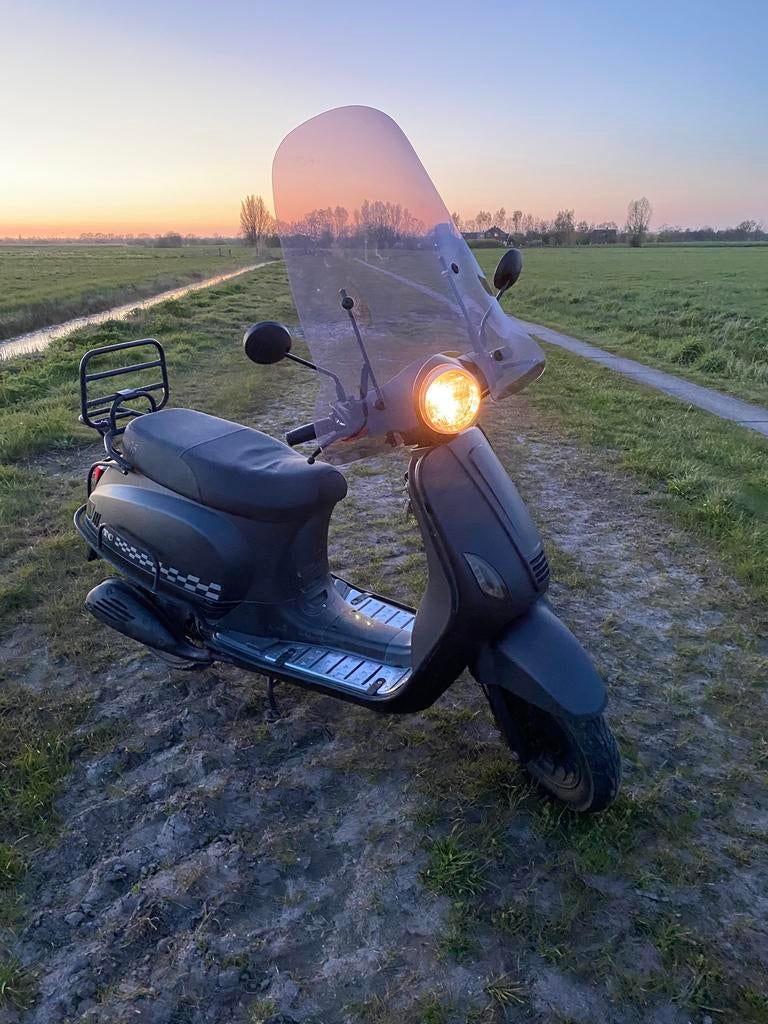 Btc scooter blauw kenteken, Ophalen, Zo goed als nieuw, Benzine, Overige merken