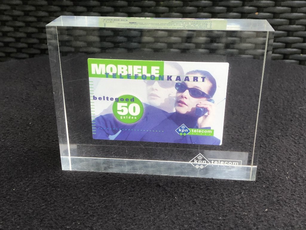Presse papier van hars met mobiele telefoonkaart KPN Telecom, Ophalen of Verzenden, Zo goed als nieuw, Gebruiksvoorwerp