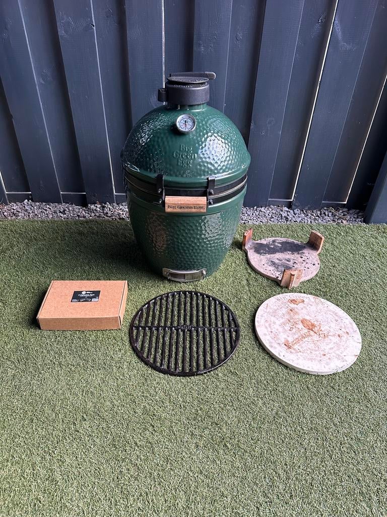 Big Green Egg Small 2024 (Compleet met accessoires en hoes), Tuin en Terras, Ophalen, Zo goed als nieuw, Met accessoires