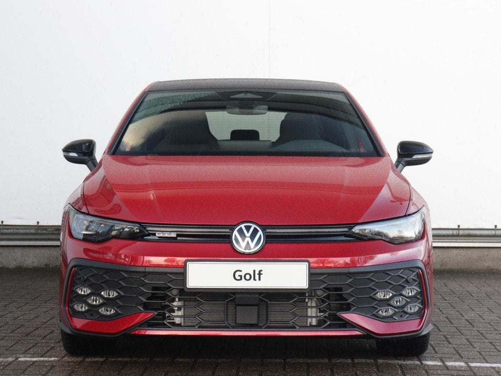 Volkswagen Golf GTE 1.5 eHybrid 272pk | Panoramadak | Black, Auto's, Volkswagen, Stof, 1498 cc, 4 cilinders, 150 min