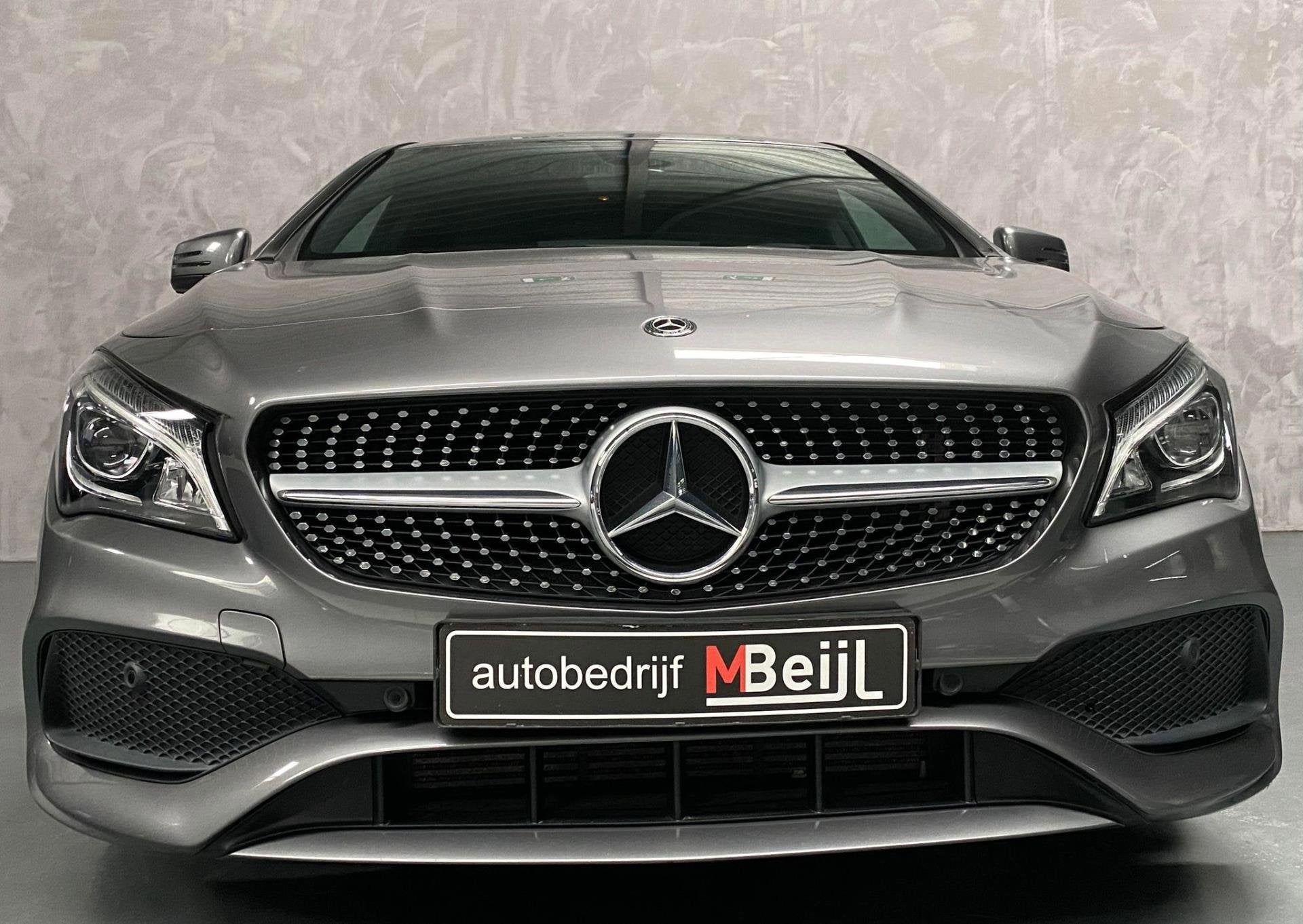 Mercedes-Benz CLA-klasse CLA180 Business Solution AMG /Led /, Auto's, Gebruikt, Euro 6, 4 cilinders, 715 kg