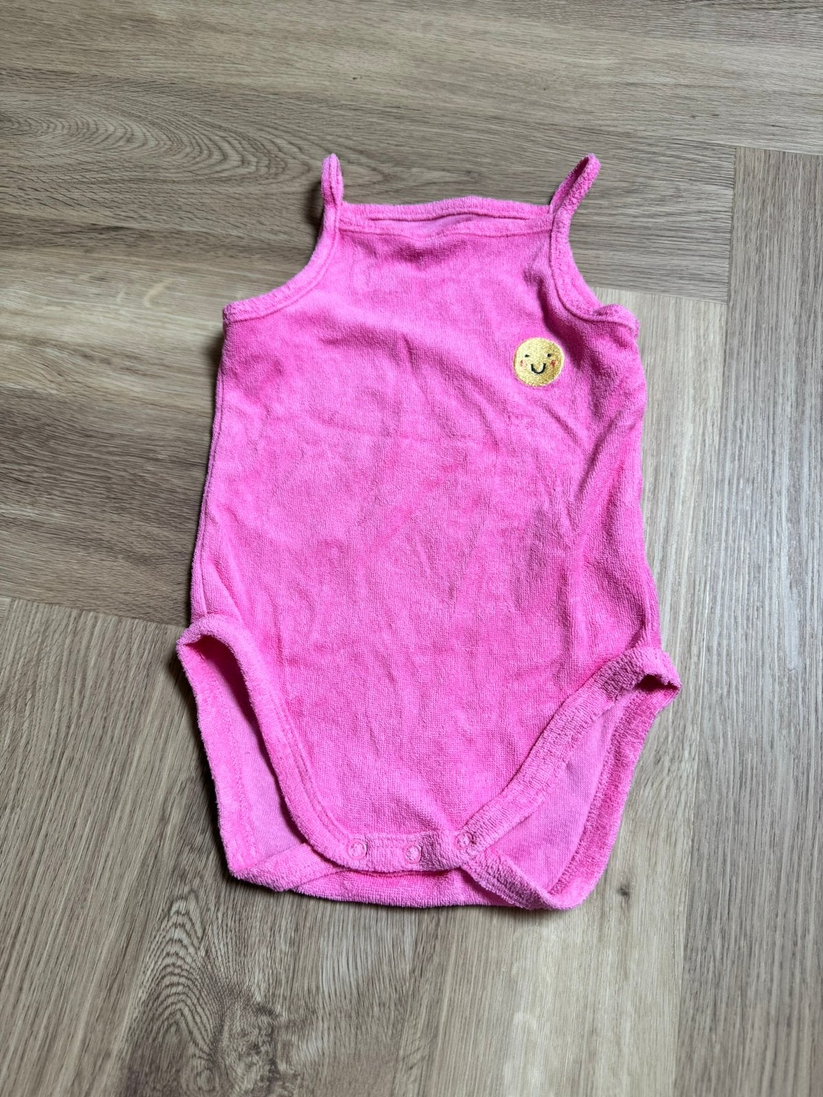 Hema Romper Fel Roze Smiley Badstof Rompertje Meisje, Ophalen of Verzenden, Zo goed als nieuw, Meisje, Nacht- of Onderkleding