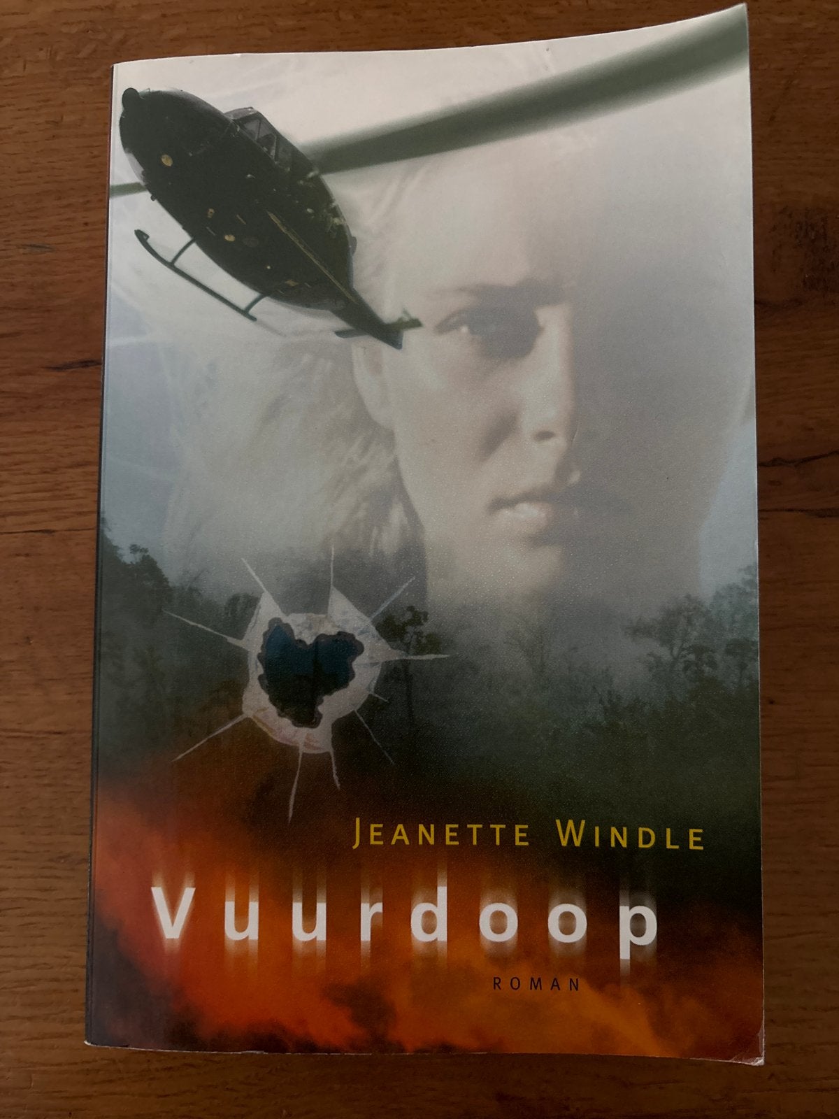 Vuurdoop - Jeanette Windle (Roman), Ophalen of Verzenden, Gelezen, Nederland
