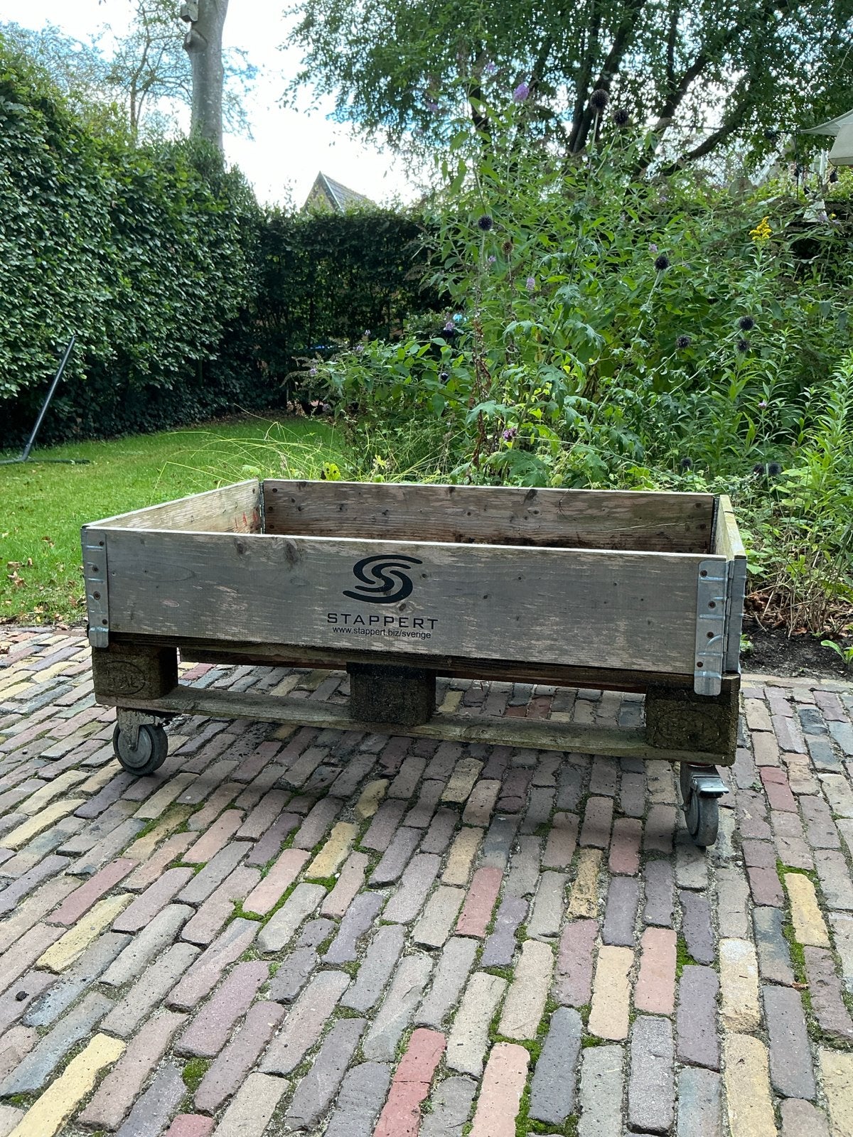 Pallet mini  plantenbak op wielen, gratis, Ophalen, Gebruikt, Balkon, 60 tot 100 cm