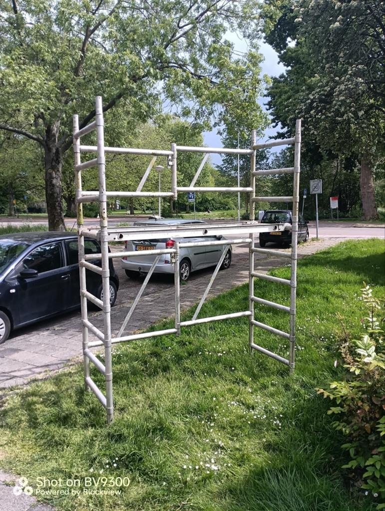 Kamersteiger driedelig inklapbaar, Doe-het-zelf en Verbouw, Steigers, Ophalen, Gebruikt, Rolsteiger of Kamersteiger, 2 tot 5 meter