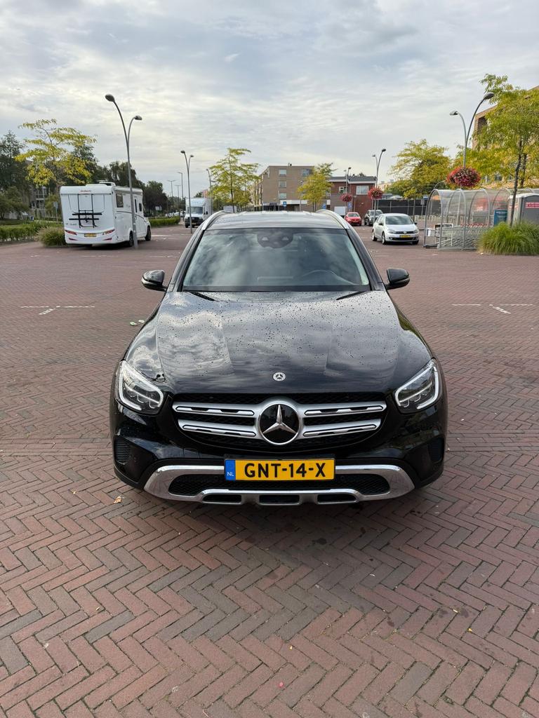 Mercedes-Benz GLC 300e 320pk 4MATIC 9G-TRONIC 2021 | MBUX, Auto's, Automaat, Zwart, 4 cilinders, 2000 kg