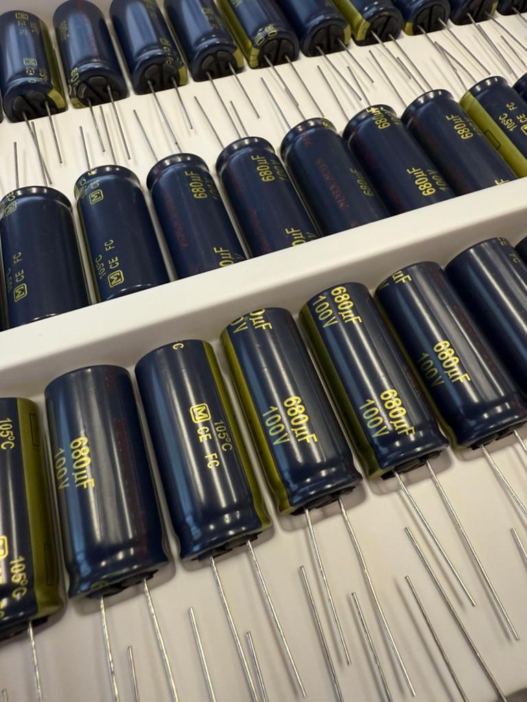 Elco 680uF 100V Radial Aluminum Electrolytic Capacitor, Pana, Pana drv, Verzenden, Rfq@panasonic.com
