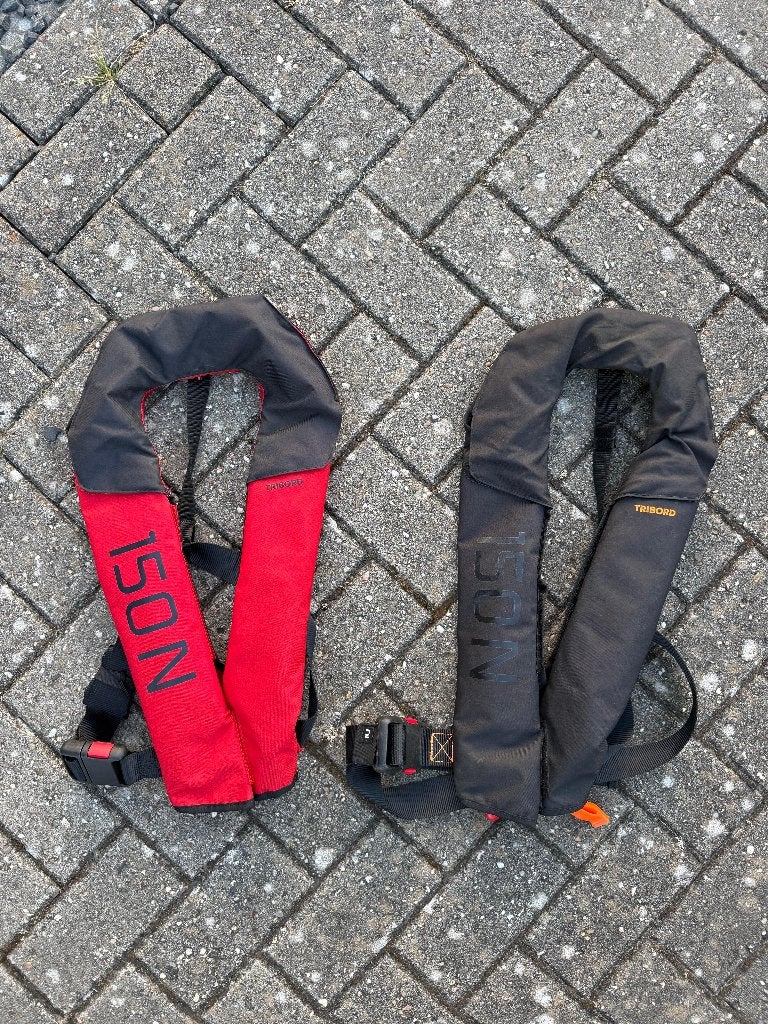Decathlon LJ 150N Air reddingsvest automatisch 2x, Watersport en Boten, Watersportkleding, Ophalen, Zo goed als nieuw, Dame of Heer