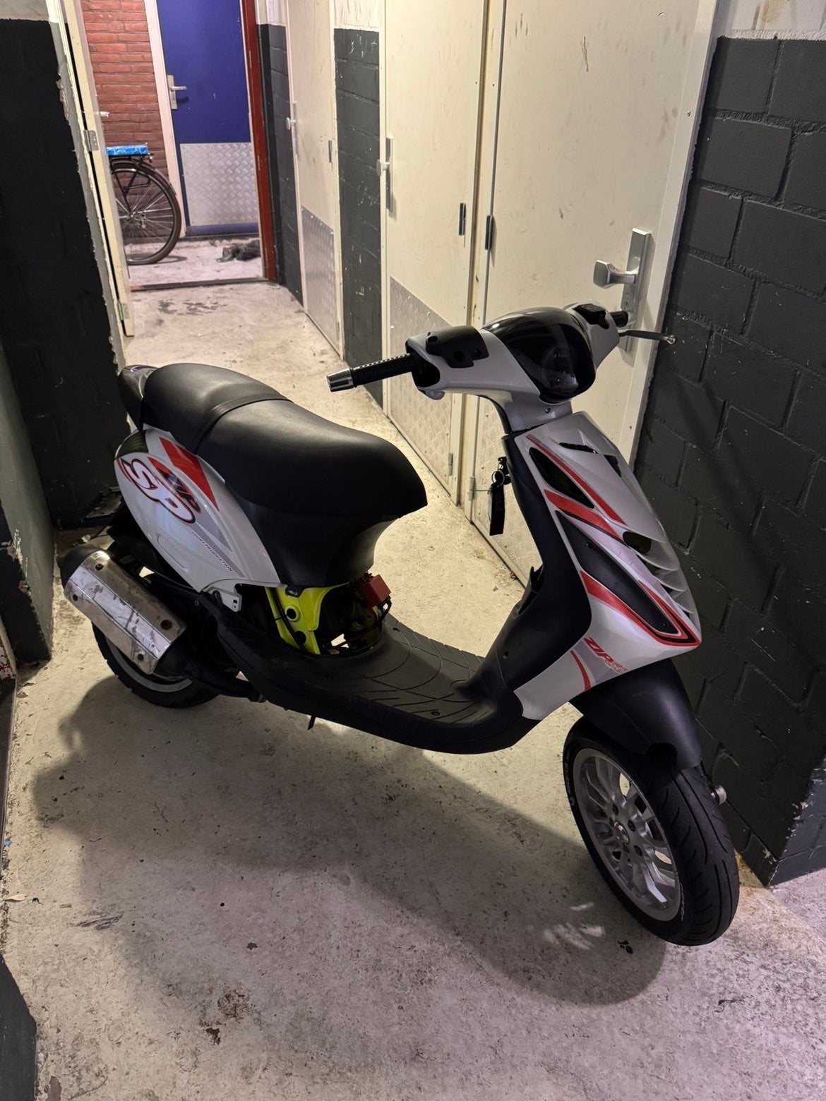 Piaggio zip 172cc, Fietsen en Brommers, Ophalen, Zo goed als nieuw, Tweetakt, Zip
