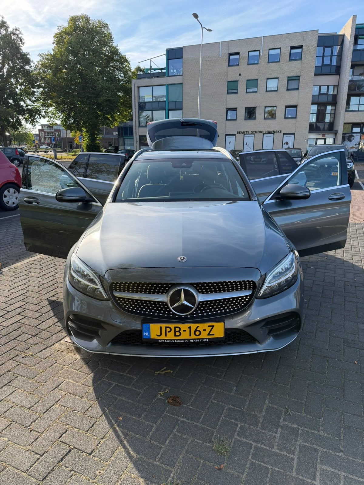 Mercedes-Benz C-Klasse C200 184pk 9G-TRONIC 2018 Grijs, Auto's, Mercedes-Benz, 1800 kg, 4 cilinders, 1465 kg, Leder