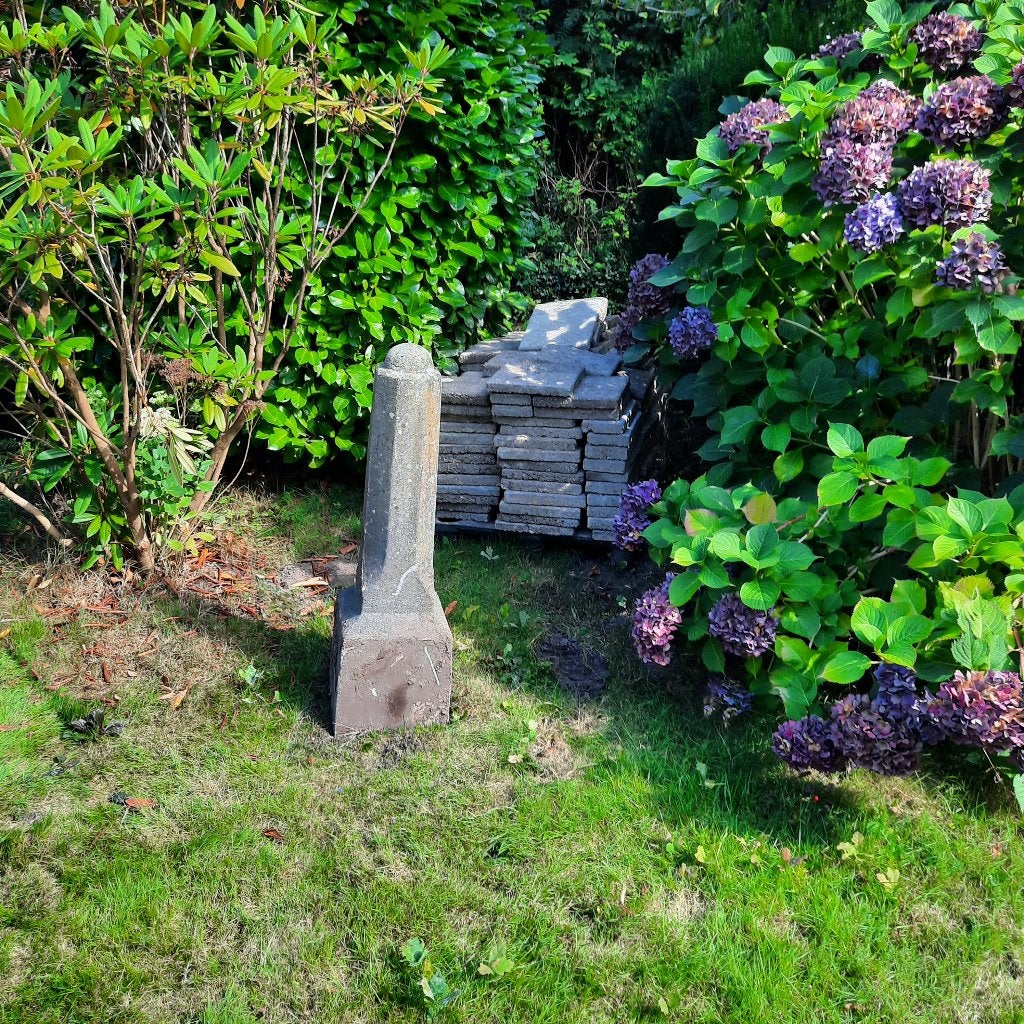 betonpaal, Ophalen, Zo goed als nieuw, Beton, Terrastegels