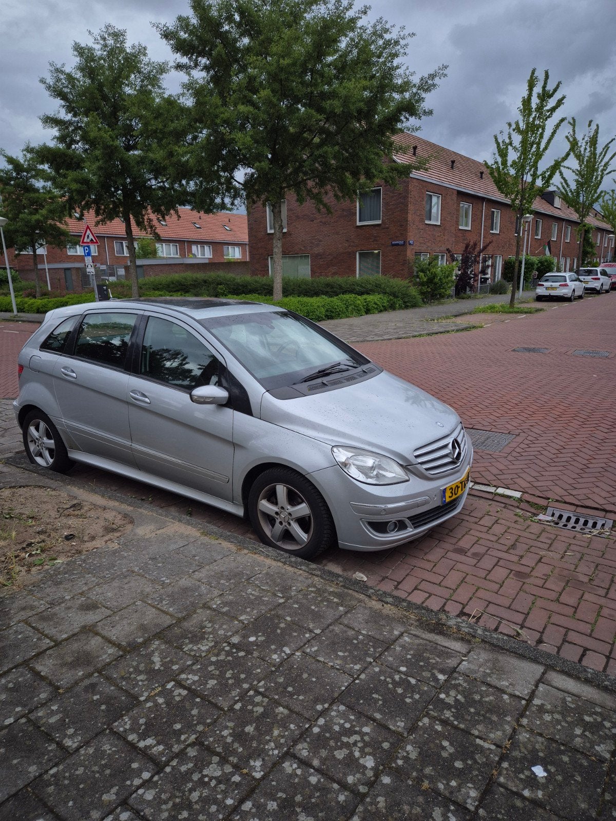 Mercedes-Benz B-Klasse 2.0 B200 5DRS CVT 2006 Grijs, Zwart, 4 cilinders, 1290 kg, Particulier