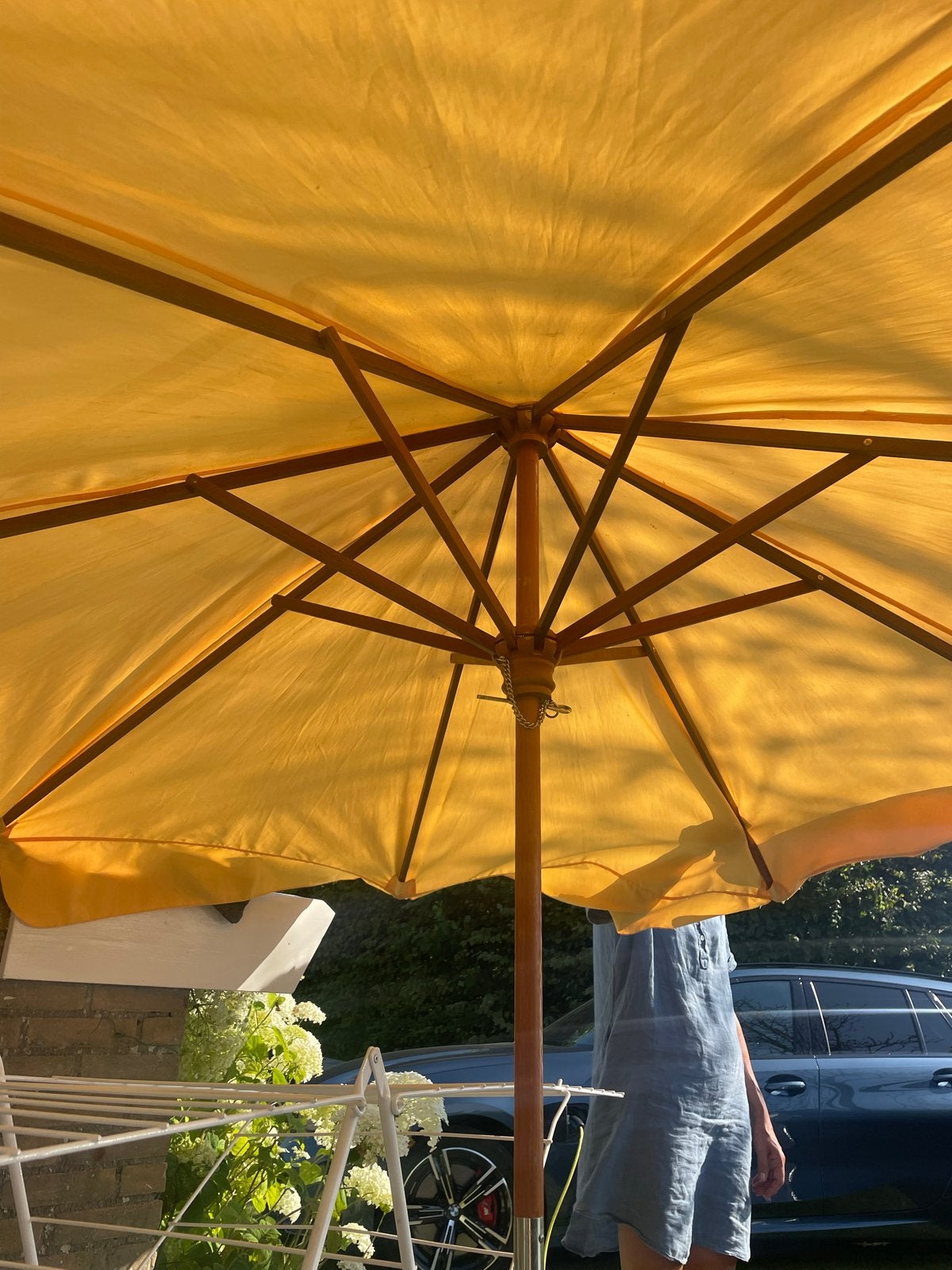 Set: Gele parasol met tafel (kan ook apart!), Ophalen, Gebruikt, 2 tot 3 meter, Stokparasol