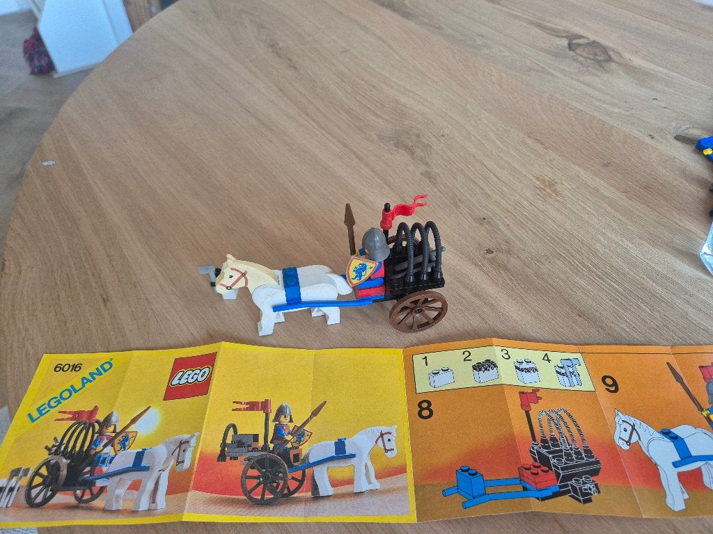 Lego 6016 ridder met paardekar en munitie, Ophalen of Verzenden, Zo goed als nieuw