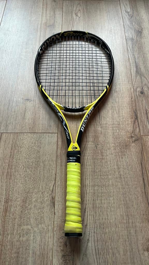 Dunlop tennis racket- 300 gr, Sport en Fitness, Tennis, Ophalen of Verzenden, Zo goed als nieuw, Racket, L2