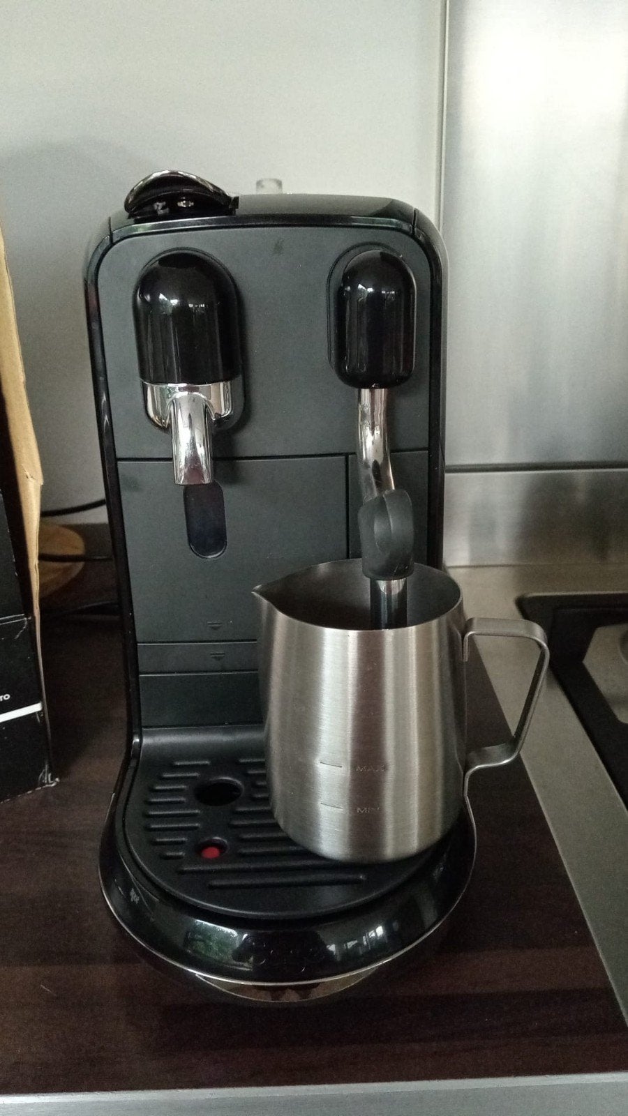 Sage Nespresso Creatista Uno (Zwart) - Zo goed als nieuw, Witgoed en Apparatuur, Koffiezetapparaten, Koffiepads en cups, Koffiemachine