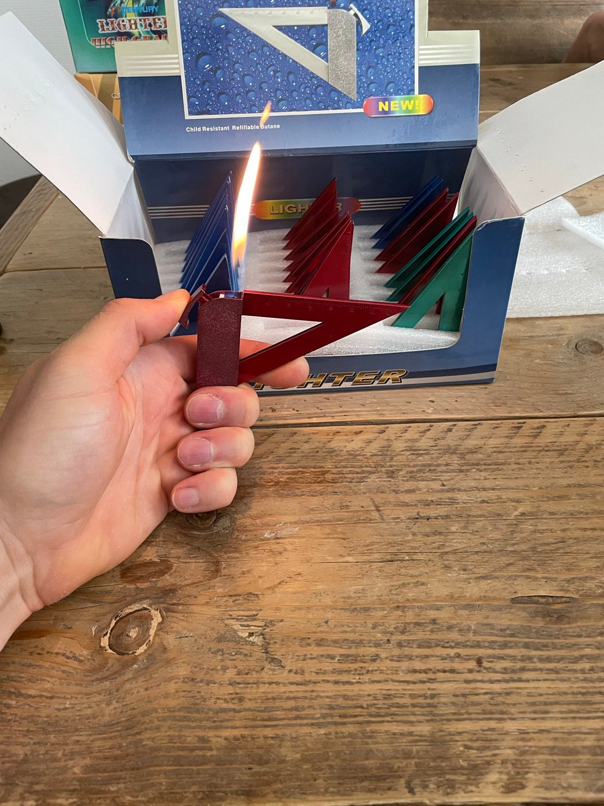 Navulbare aanstekers in doos van 24 stuks of per stuk, Verzamelen, Ophalen of Verzenden, Nieuw, Aansteker