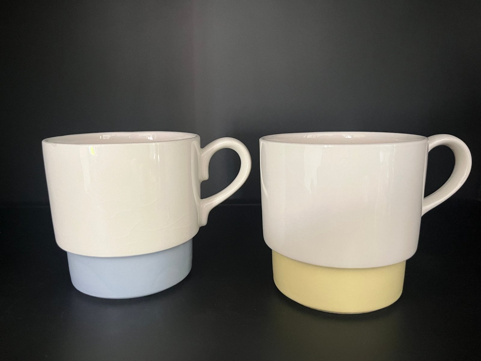 Pastel Regout twee bekers., Ophalen of Verzenden