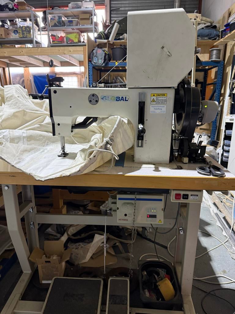 Zeilmakers naaimachine met 4 cam discs, max 20mm zigzag, Gebruikt, Naaimachine, Industrieel, Ophalen