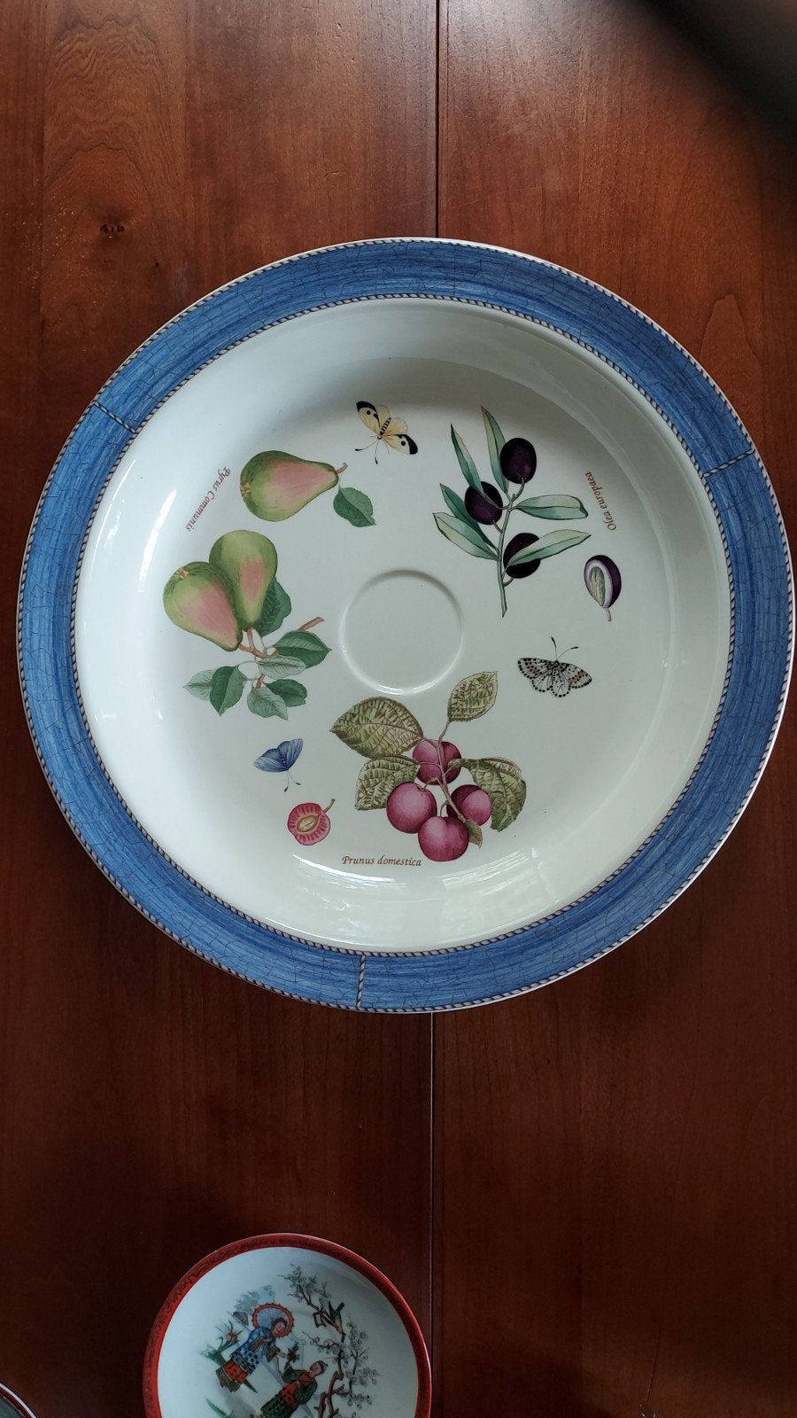 Wedgwood Sarah's Garden schaal - 35,5 cm doorsnee, Porselein of Keramiek, Schaal, Rond, Ophalen of Verzenden