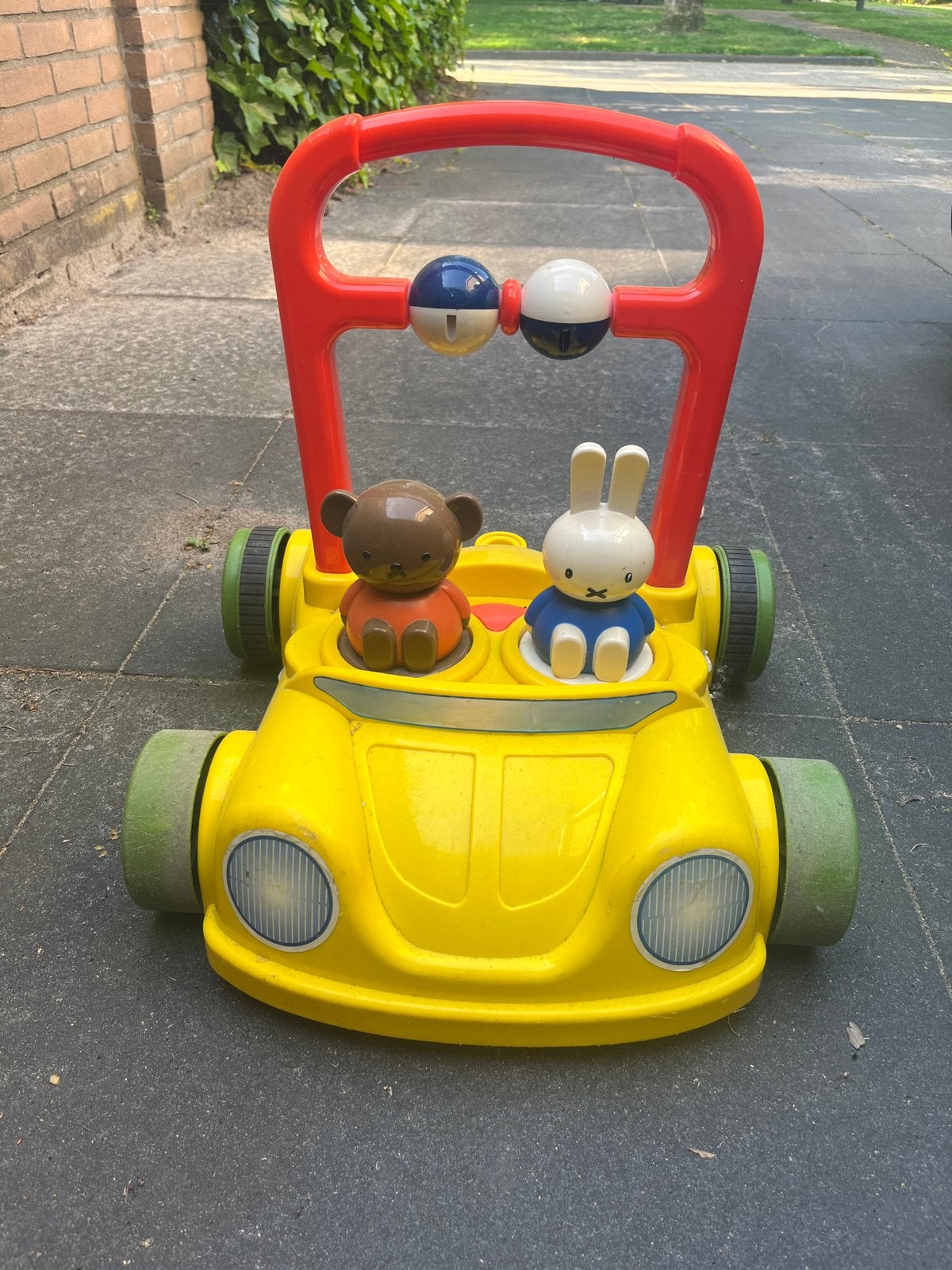Nijntje en nina loopwagentje, Kinderen en Baby's, Speelgoed | Buiten | Voertuigen en Loopfietsen, Ophalen, Gebruikt, Duwvoertuig