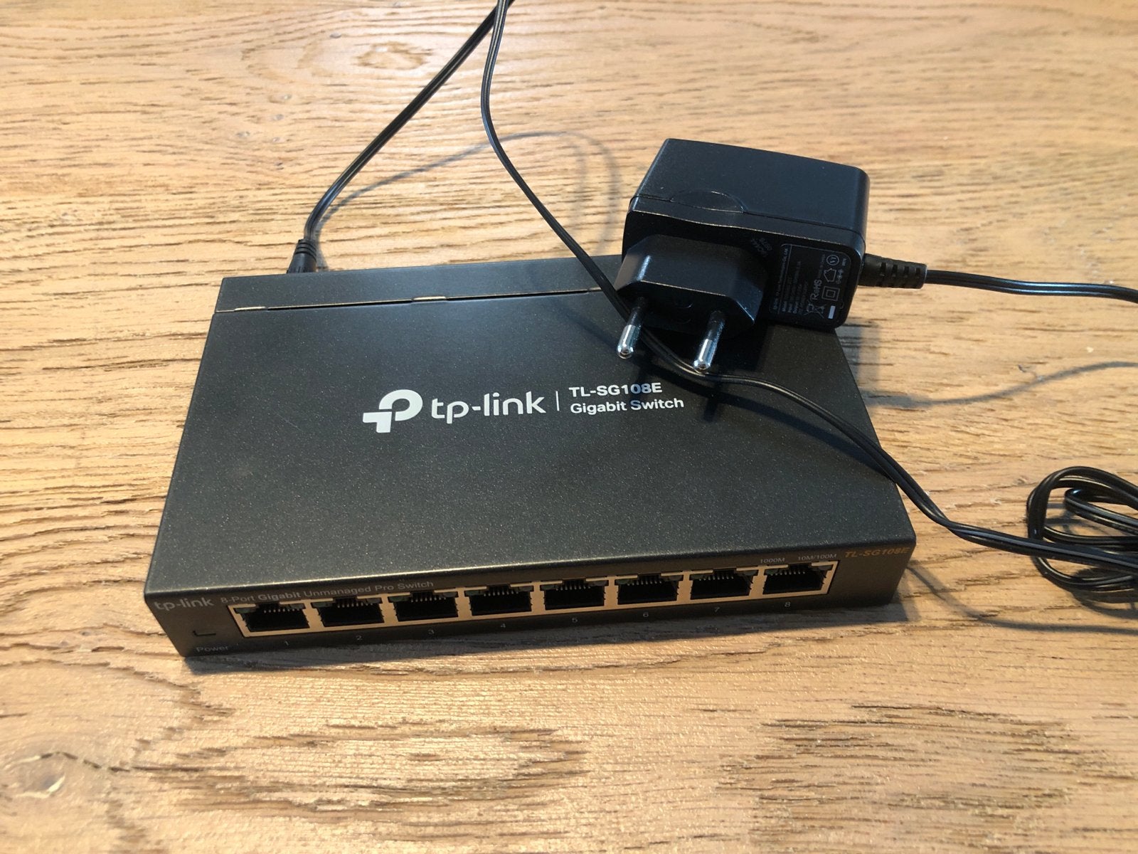 TP-Link TL-SG108E Gigabit Switch - 8 poorten, Ophalen of Verzenden, Zo goed als nieuw