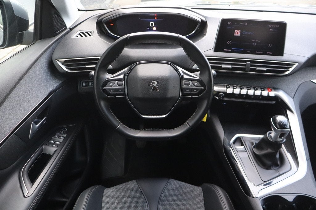 Peugeot 5008 1.2 PureTech Allure - NL- Auto! 7 pers. I Camer, Auto's, Parkeersensor, Gebruikt, 1199 cc, 1270 kg