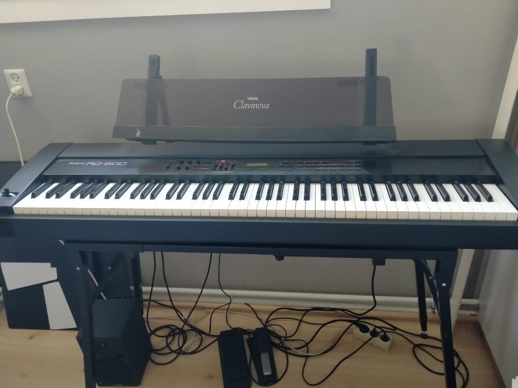 piano Roland RD-600, Muziek en Instrumenten, Piano's, Ophalen, Gebruikt, Zwart, Piano