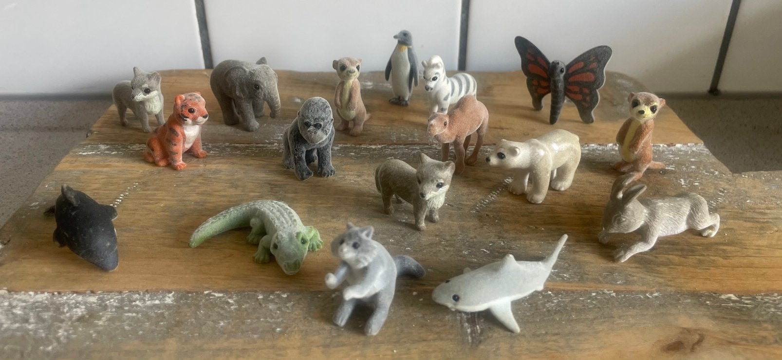 17 mini diertjes figuurtjes, Ophalen of Verzenden, Zo goed als nieuw, Paard, Beeldje of Figuurtje