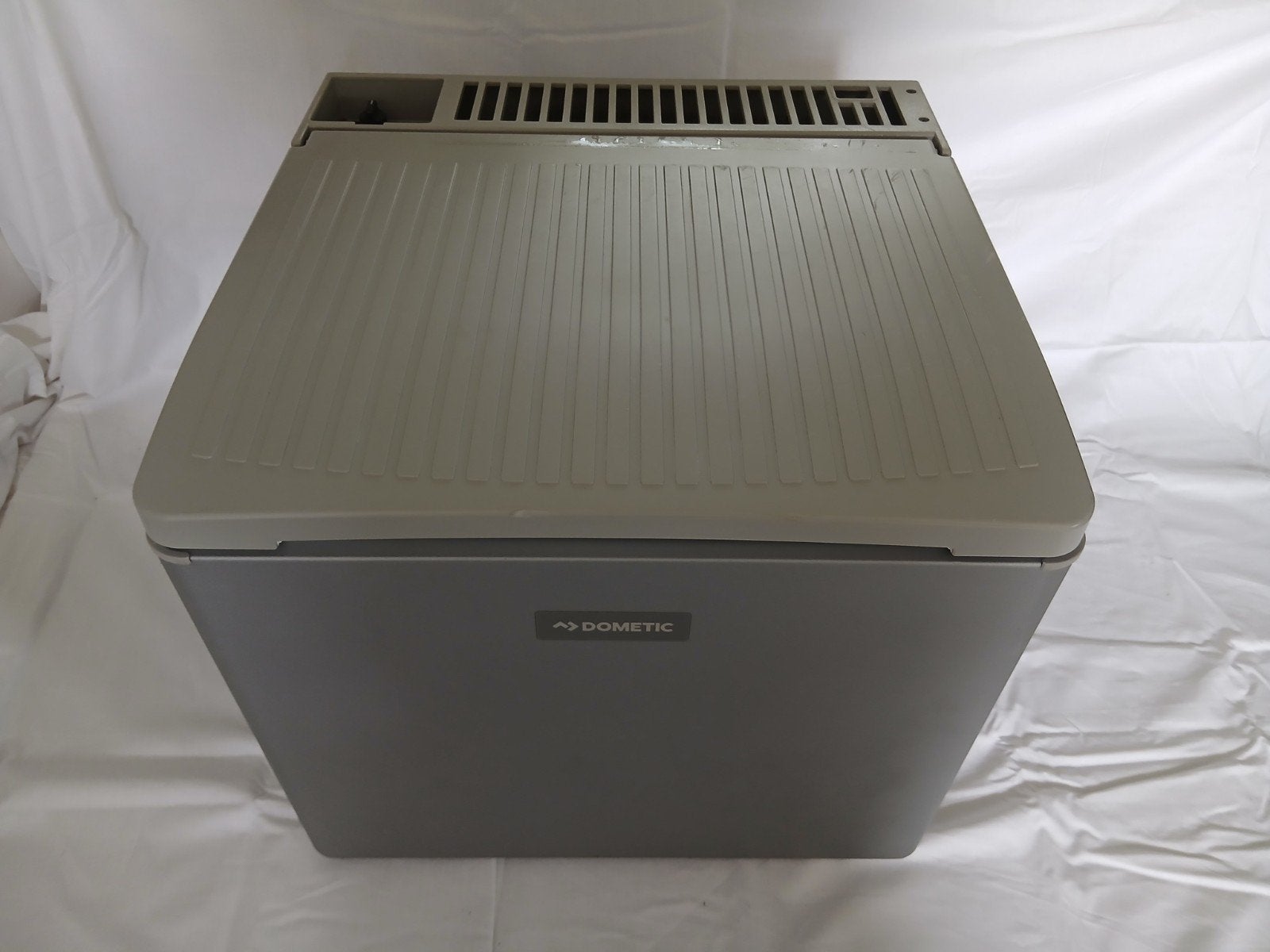 Dometic Camping Koelbox 41L 230v / 12v / propaan / butaan, Caravans en Kamperen, Ophalen, Gebruikt, Koelbox, Elektrisch