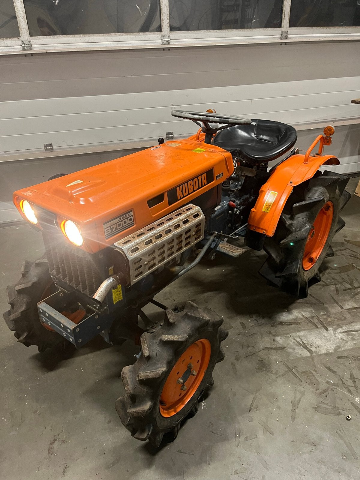 Kubota b7000 minitrekker, Ophalen