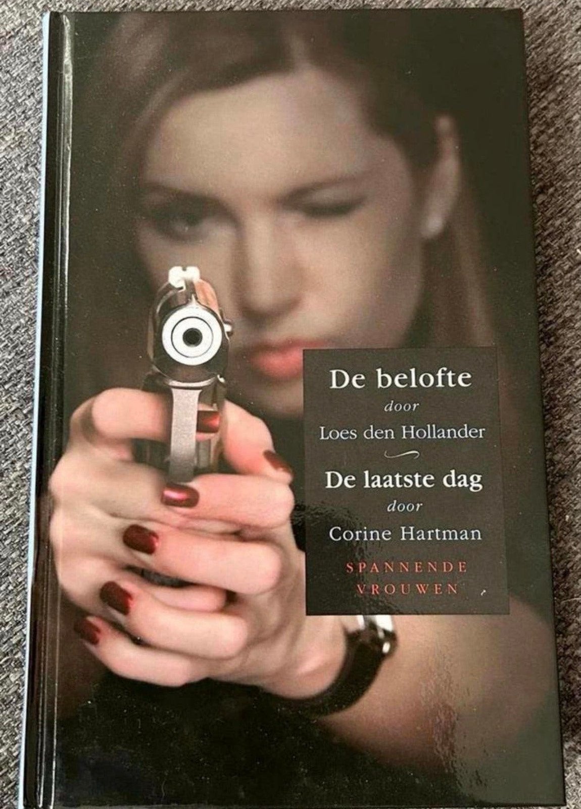 Corine Hartman - De belofte - De laatste dag, Ophalen of Verzenden, Zo goed als nieuw