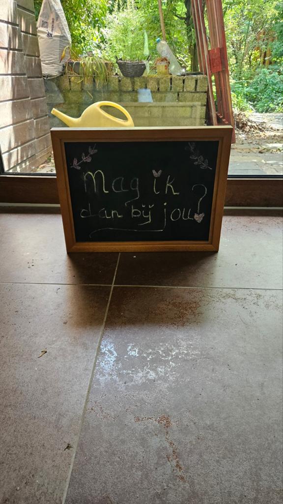 Krijtbord in lijst, Ophalen