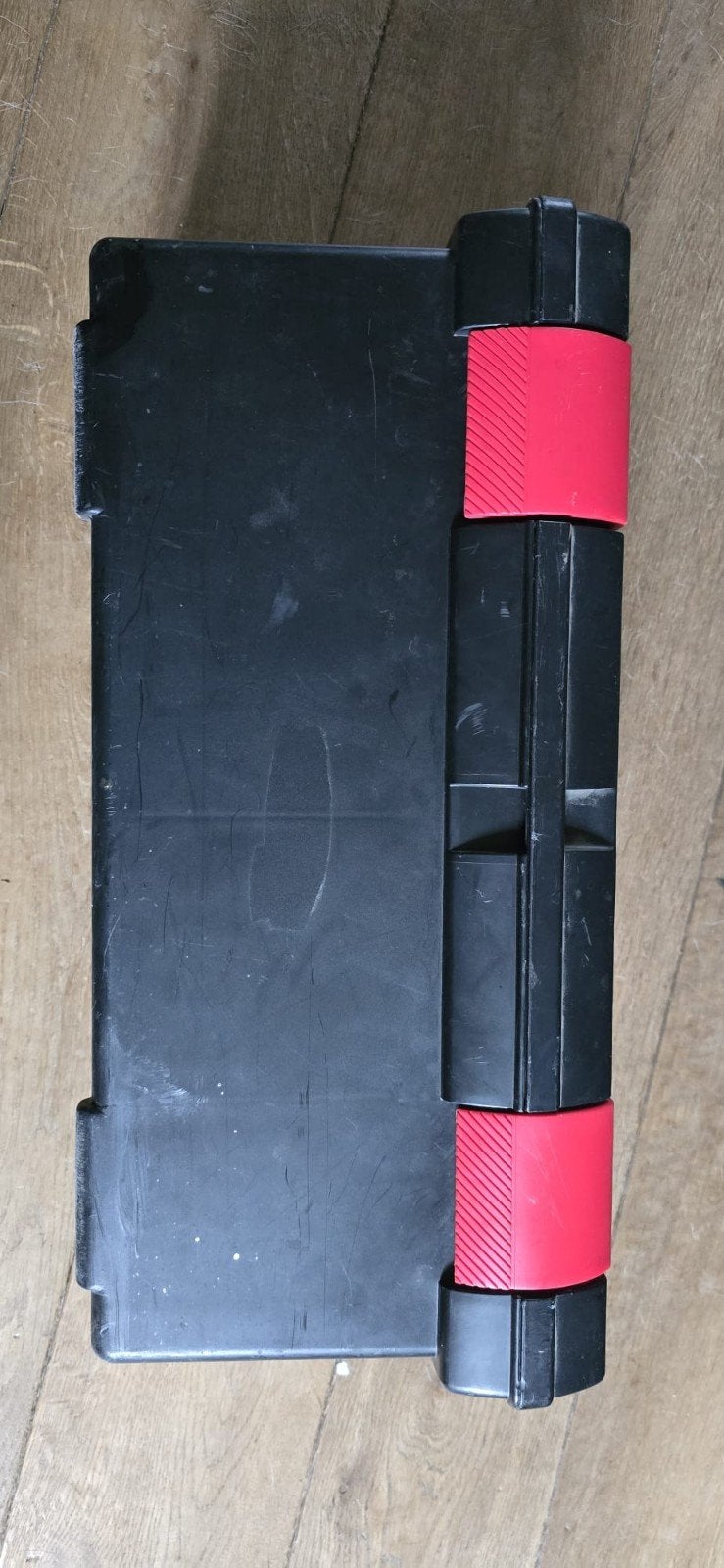 Zwarte gereedschapskist met rode sluitingen, Ophalen of Verzenden, Gebruikt