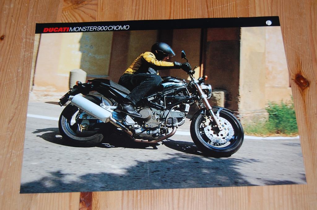 Ducati Monster 900, 8 nieuwe folders in 1 pakket, Motoren, Ophalen of Verzenden, Ducati