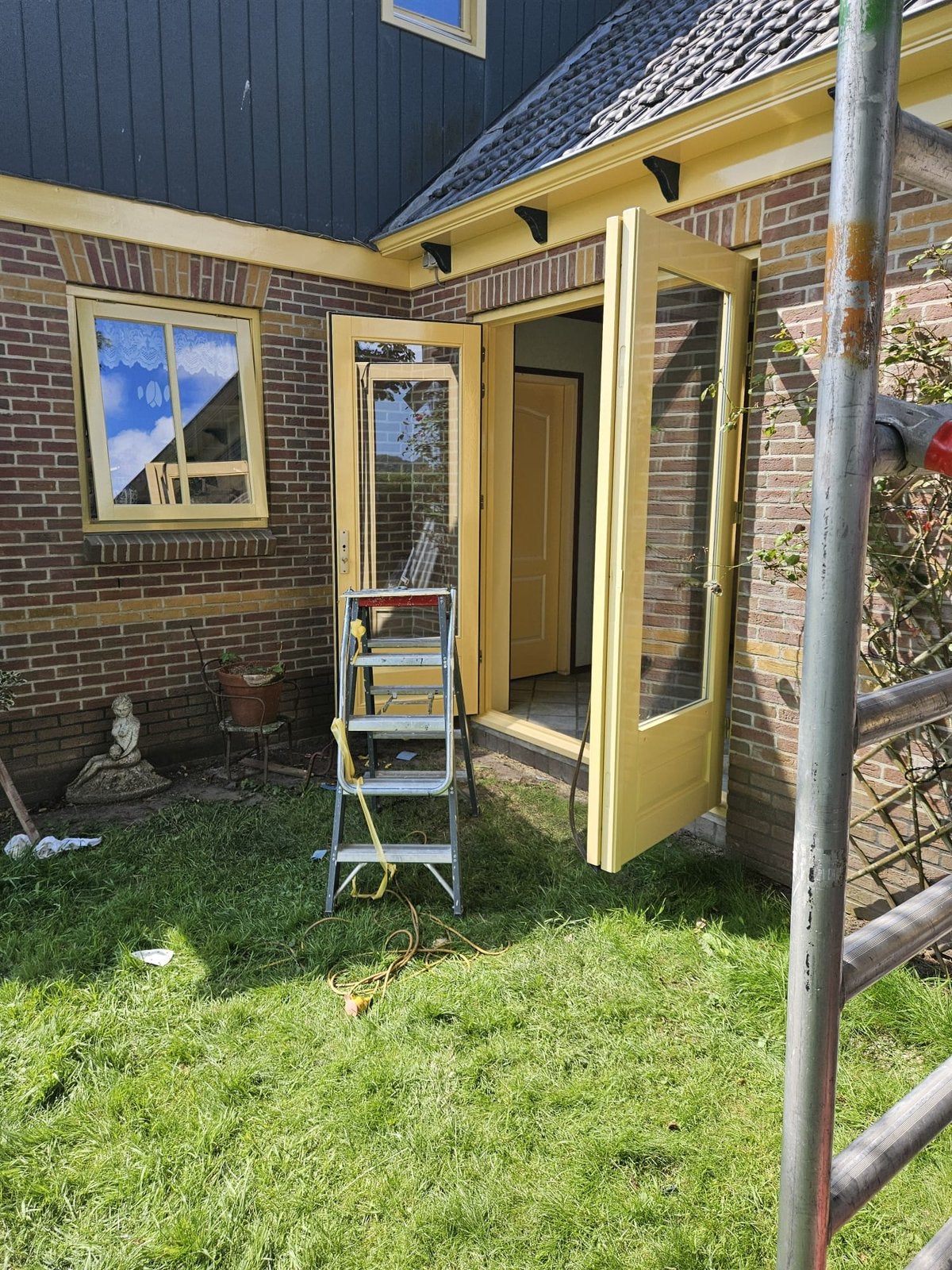 Schilder Gezocht? Binnen- & Buitenschilderwerk, Tuin en Terras, Tuinhuizen, Ophalen, Zo goed als nieuw, 3 ramen of meer